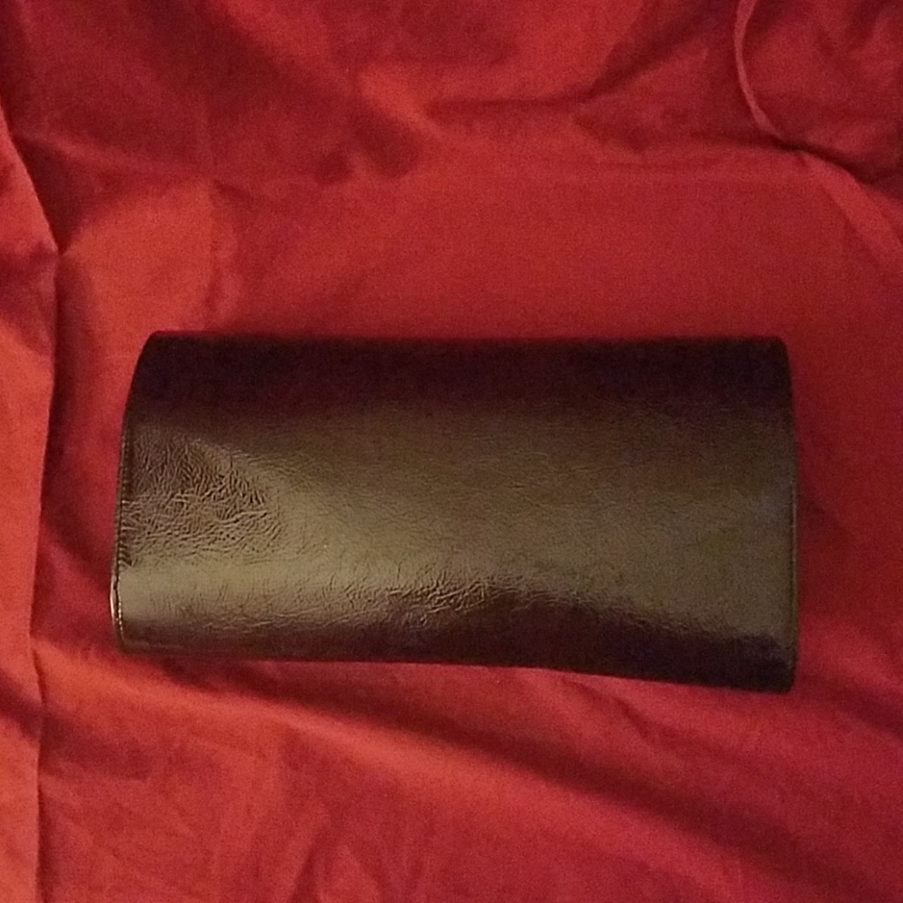 Clutch - Picture 2 of 8